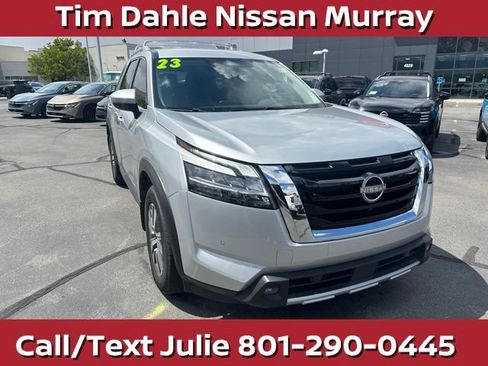 Used 2023 Nissan Pathfinder SL AWD/4WD image 3