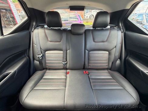 Used 2019 Nissan Kicks SR w/ SR Premium Package FWD image 26