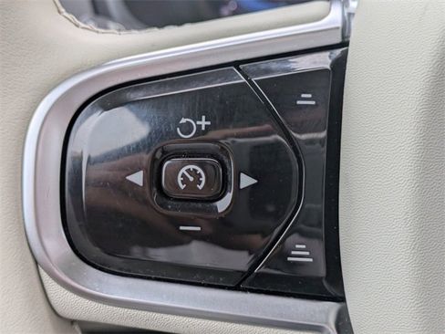 Used 2023 Volvo XC90 B6 Plus image 19