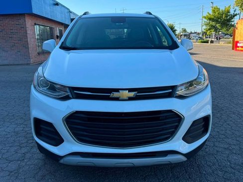 Used 2017 Chevrolet Trax LT w/ Sun & Sound Package AWD/4WD image 6