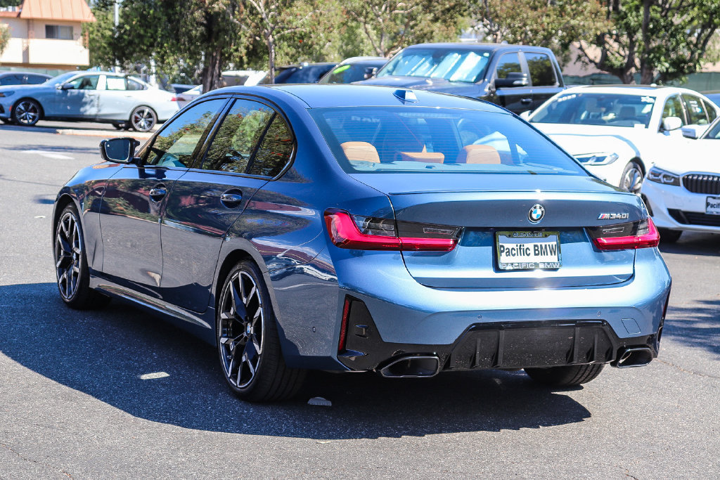 Used 2025 BMW M340i RWD image 4