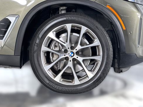 Used 2024 BMW X5 xDrive40i w/ Premium Package AWD/4WD image 13