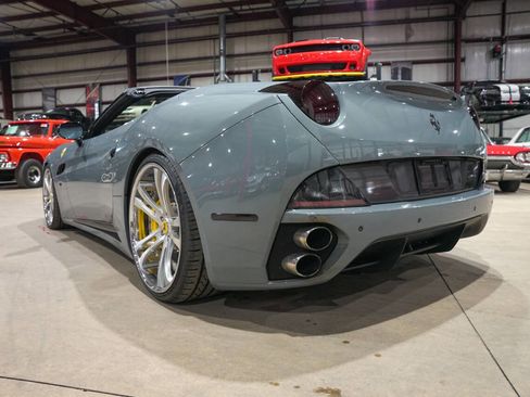 Used 2010 Ferrari California image 6