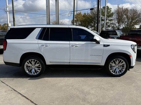 Used 2022 GMC Yukon SLT image 3