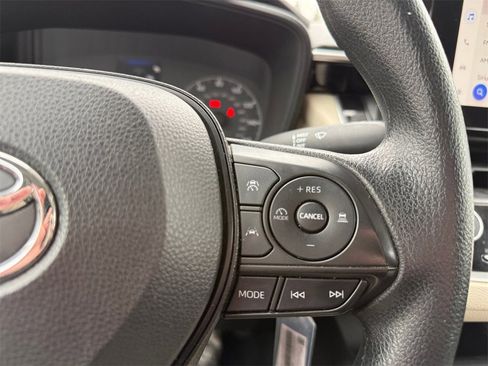 Used 2023 Toyota Corolla LE image 11