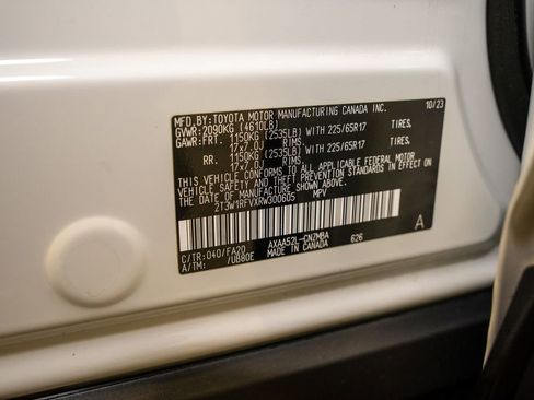 Used 2024 Toyota RAV4 XLE image 21