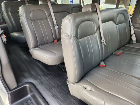 Used 2024 Chevrolet Express 3500 LS RWD image 30