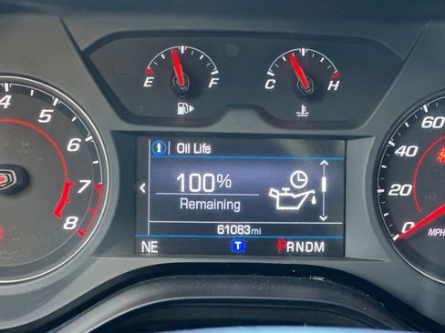 Used 2021 Chevrolet Camaro LT image 17