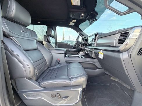 Used 2025 Ford F250 Platinum image 25