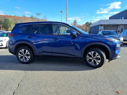 Certified 2021 Nissan Rogue SV image 4