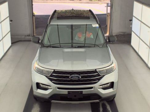 Used 2020 Ford Explorer XLT w/ Equipment Group 202A AWD/4WD image 2