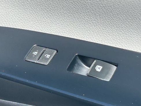 Used 2017 Toyota Highlander Limited w/ Carpet Mat Package AWD/4WD image 42