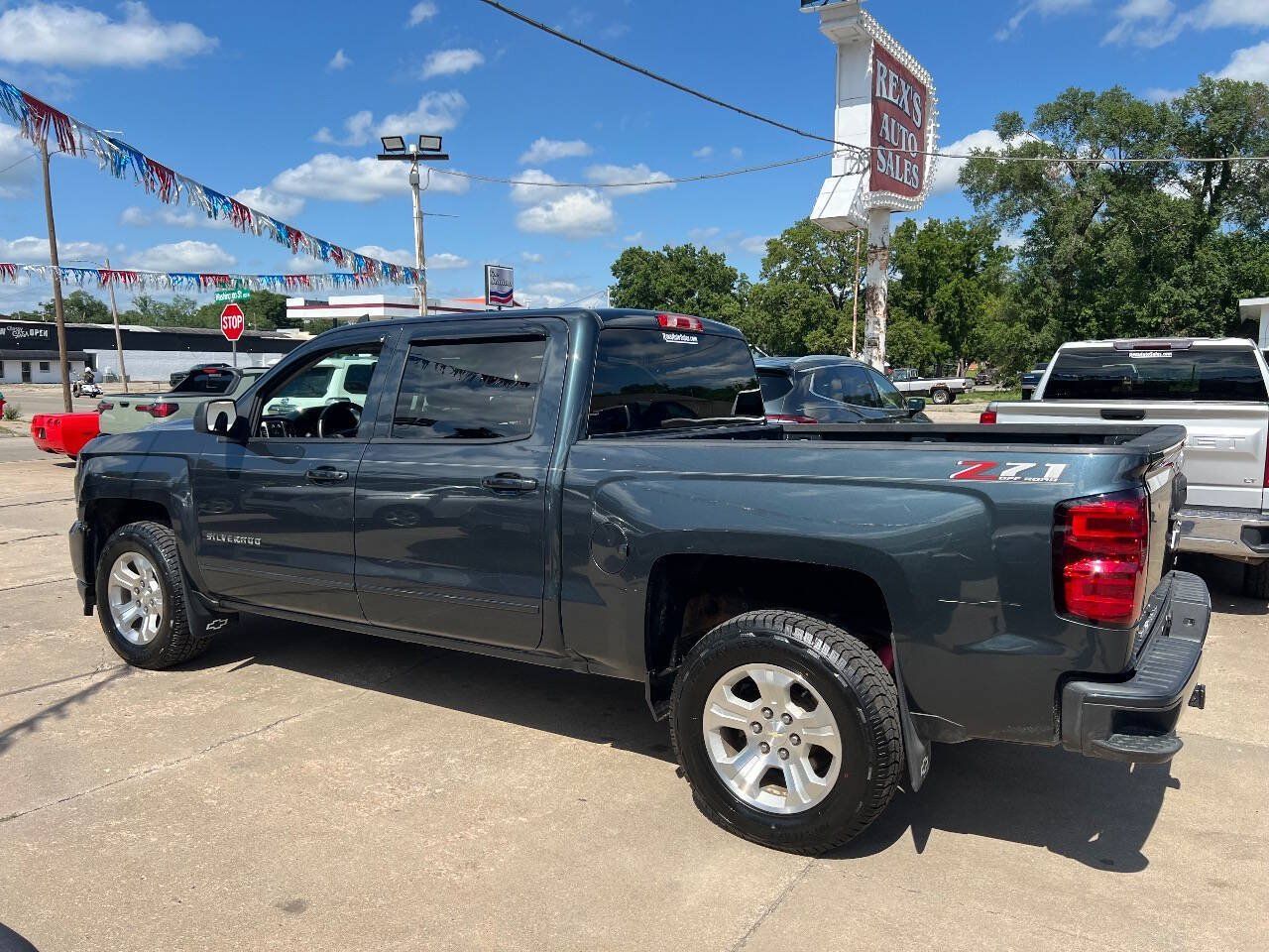 Used 2018 Chevrolet Silverado 1500 LT w/ All Star Edition AWD/4WD image 7