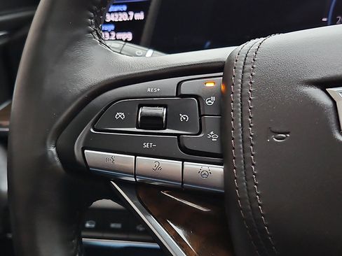 Certified 2024 Cadillac Escalade Sport Platinum w/ LPO, ONYX Package image 22