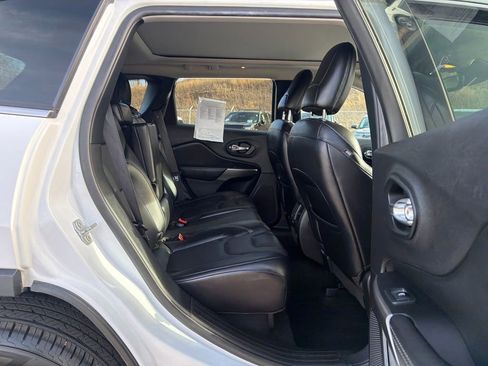 Used 2021 Jeep Cherokee Limited AWD/4WD image 25