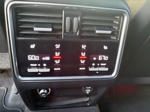 Used 2020 Porsche Cayenne S AWD/4WD image 35