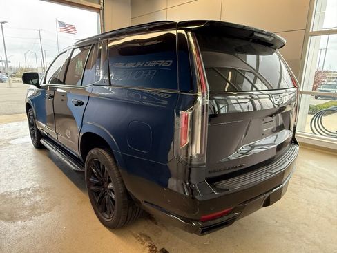 Used 2021 Cadillac Escalade Sport image 3