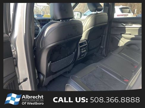 New 2025 Jeep Grand Cherokee Altitude AWD/4WD image 11