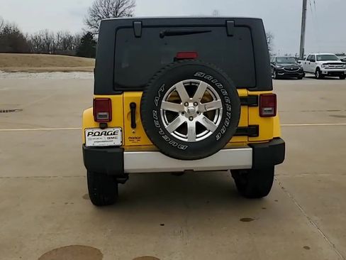 Used 2015 Jeep Wrangler Sahara image 7