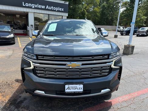 Used 2021 Chevrolet Suburban Premier w/ Premium Package AWD/4WD image 3