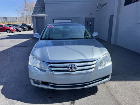 Used 2006 Toyota Avalon Limited image 1