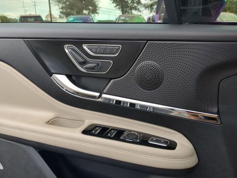 New 2026 Lincoln Corsair Premiere image 12