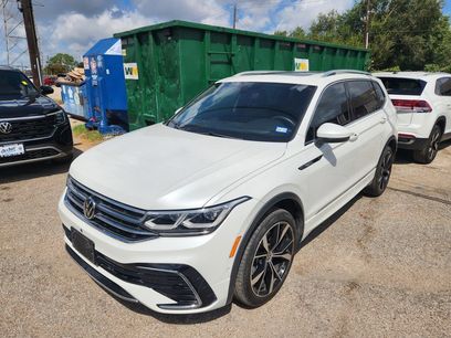 Used 2024 Volkswagen Tiguan SEL R-Line w/ MDO Package, Two-Row