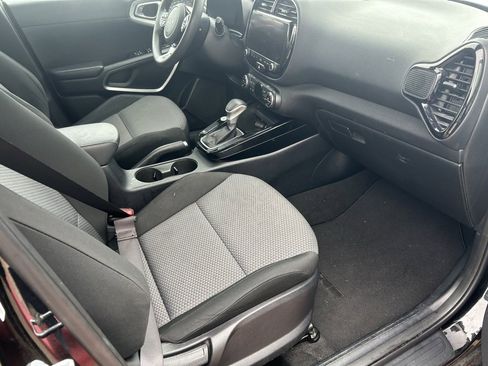 Used 2023 Kia Soul S image 13