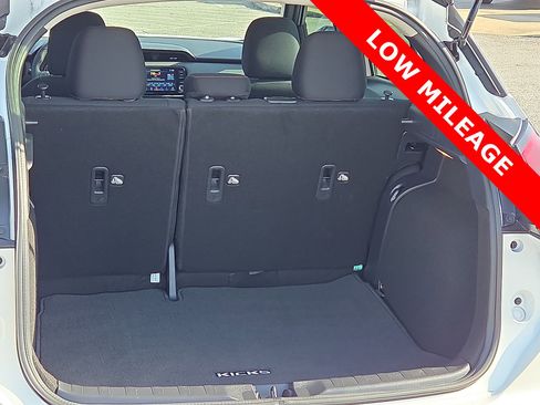 Used 2024 Nissan Kicks SR image 9