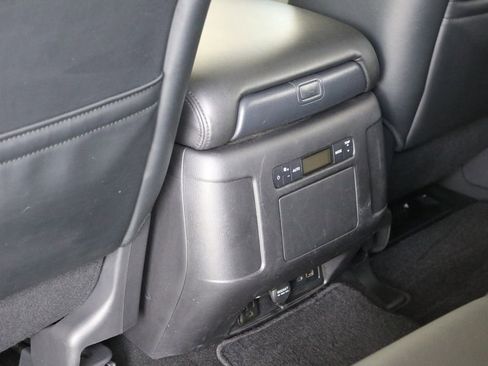 Used 2024 Nissan Armada SL image 25