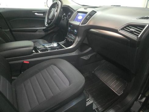 Used 2020 Ford Edge SE FWD image 4