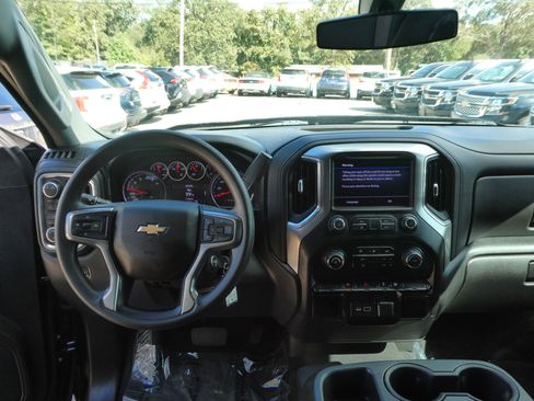 Used 2020 Chevrolet Silverado 1500 LT image 12