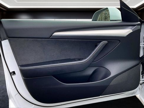 Used 2022 Tesla Model 3 Long Range image 17