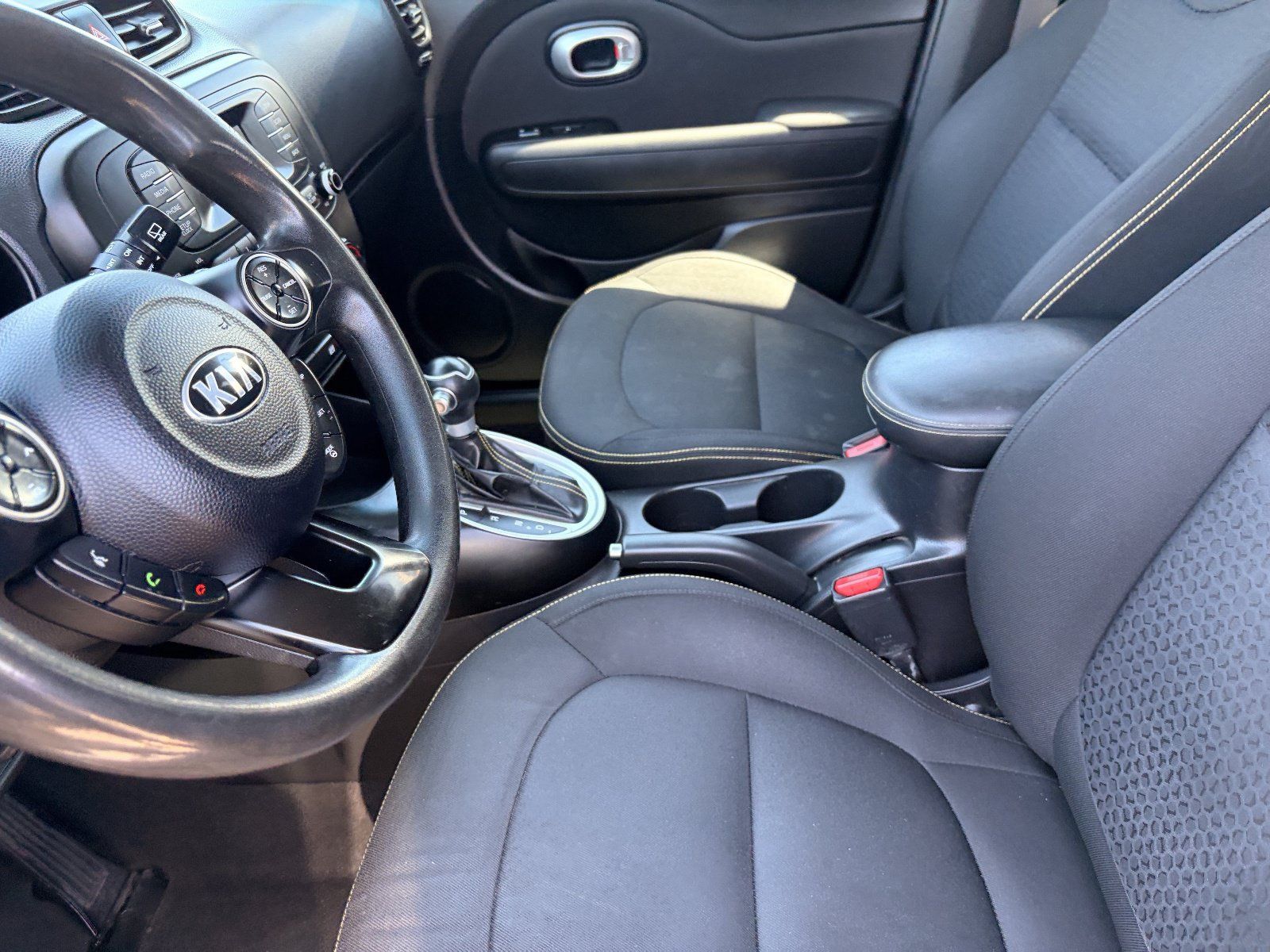 Used 2015 Kia Soul + FWD image 17