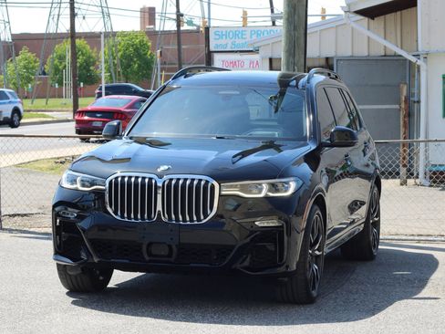 Used 2019 BMW X7 xDrive50i w/ M Sport Package AWD/4WD image 3