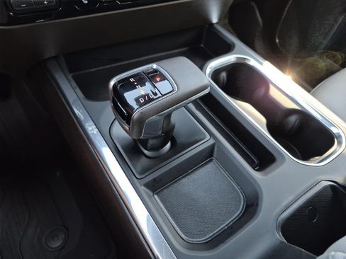 Certified 2024 GMC Sierra 1500 SLT AWD/4WD image 31