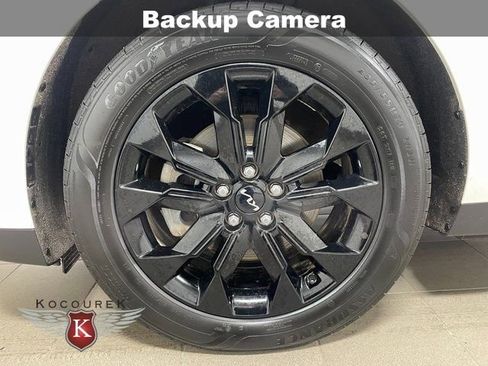 Used 2024 Kia Carnival SX image 8