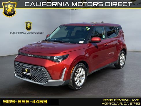 Used 2023 Kia Soul LX w/ LX Technology Package FWD image 1