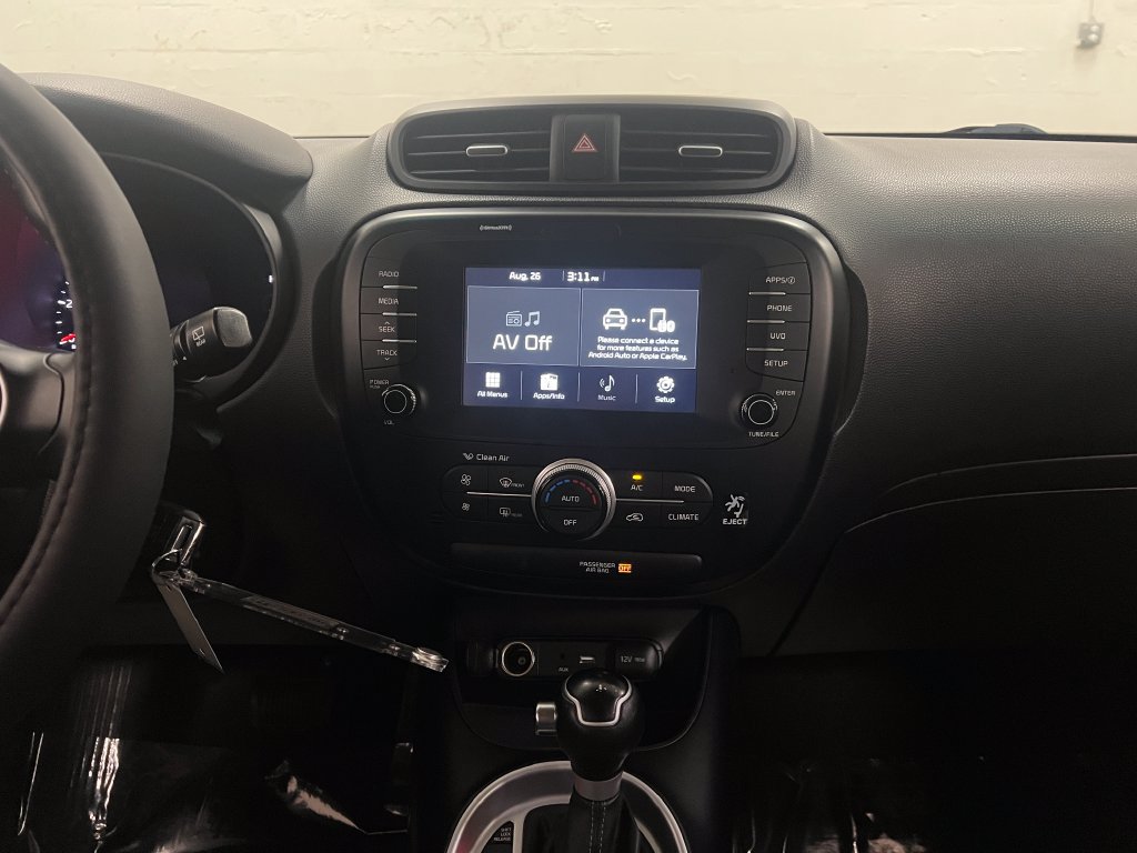 Used 2018 Kia Soul + FWD image 18