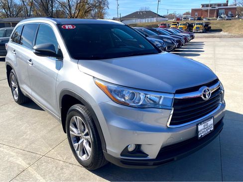 Used 2015 Toyota Highlander XLE image 4