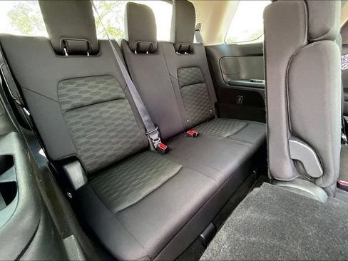 Used 2024 Nissan Pathfinder SV FWD image 26
