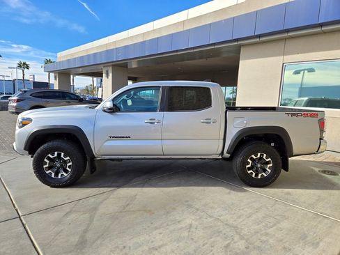 Used 2023 Toyota Tacoma TRD Off-Road image 3