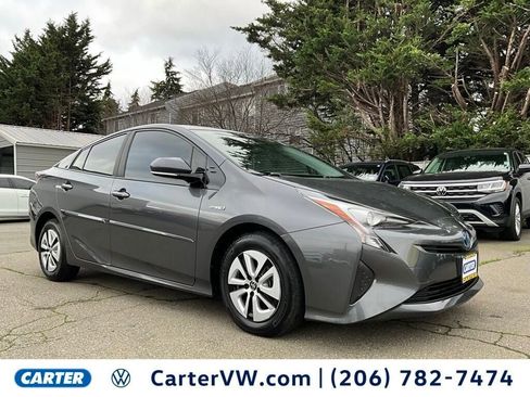 Used 2017 Toyota Prius Two image 1