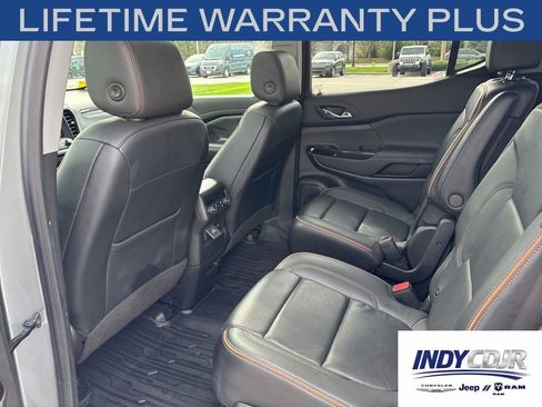 Used 2023 GMC Acadia AT4 w/ Technology Package AWD/4WD image 9
