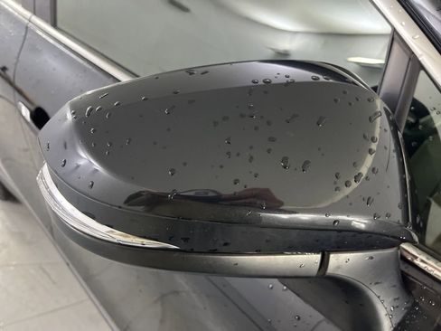 Used 2022 Toyota Venza Limited image 51