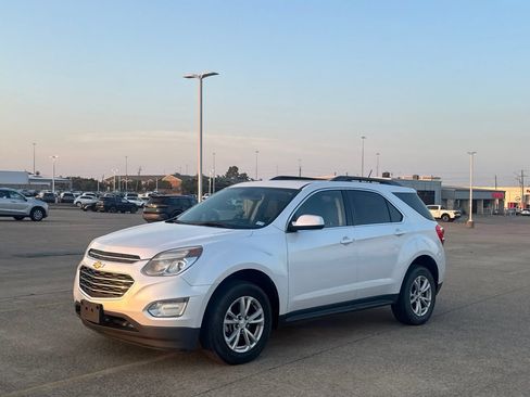 Used 2017 Chevrolet Equinox LT FWD image 10