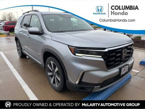 Used 2023 Honda Pilot Touring image 1
