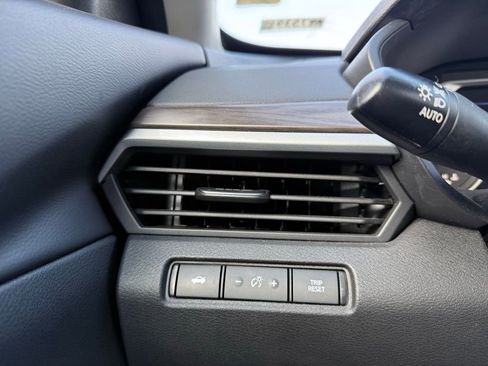 Used 2024 Nissan Altima 2.5 SV image 12