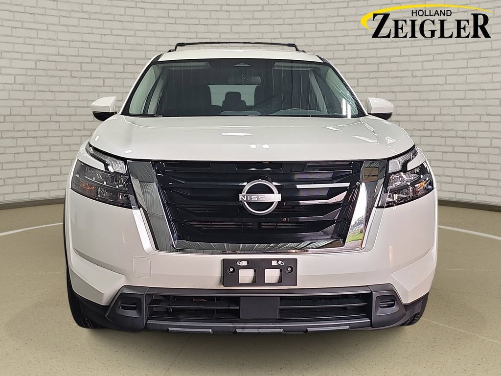 Certified 2024 Nissan Pathfinder SV AWD/4WD image 2