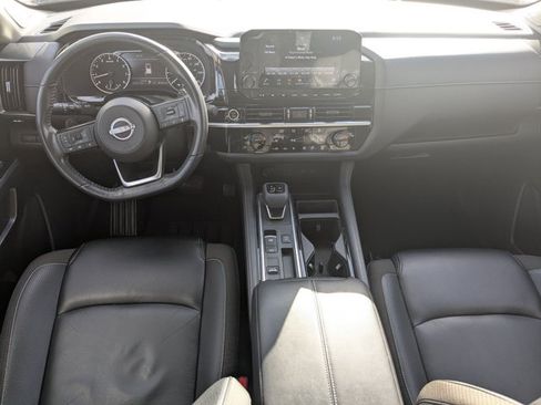 Used 2024 Nissan Pathfinder SL w/ SL Premium Package FWD image 18
